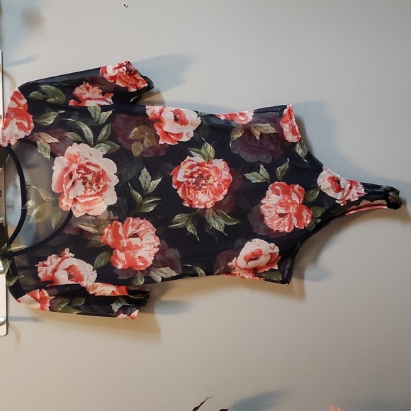Mikey & Joey NWT Short Sleeve Floral Mesh Bodysuit, Small - Picture 6 of 7